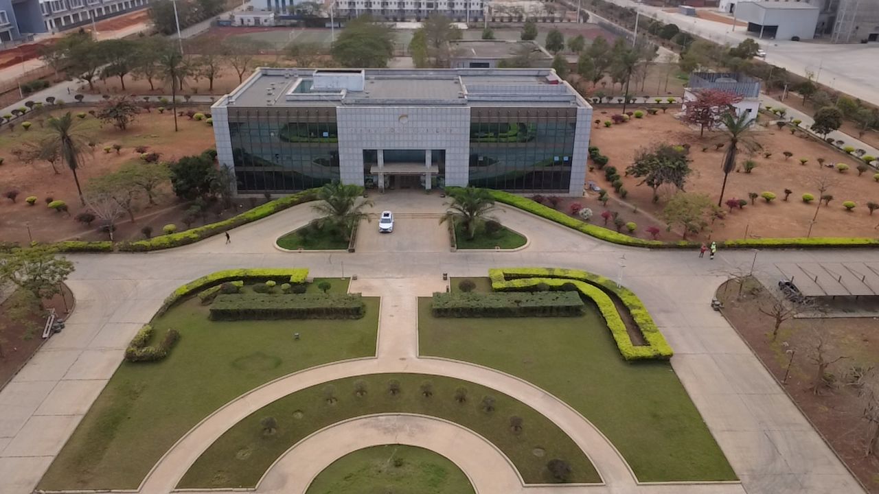 WhatsApp Image 2025-10-08 at 12.27.56 (1)